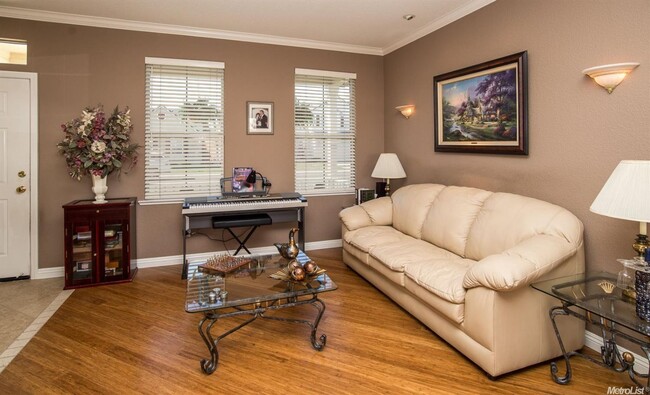 Foto del edificio - Convenient 3 Bed Home in Sycamore Ranch, W...