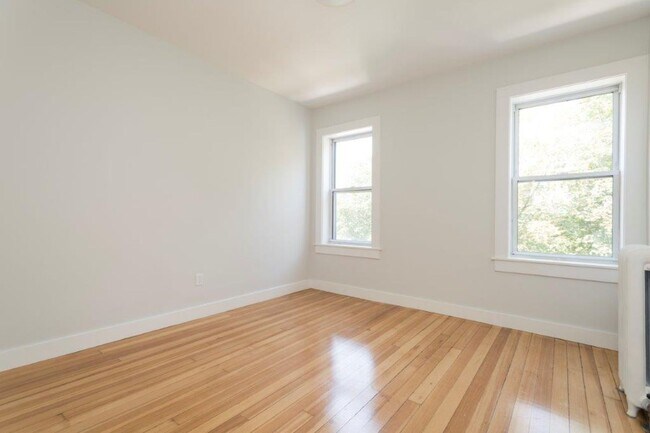 Foto del edificio - Avl 8/15 Sunny, updated 2BR near Cleveland...