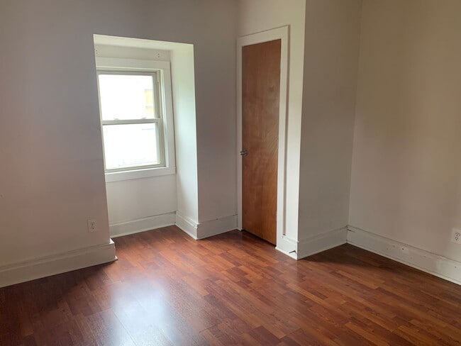 3950-3952 Woolslayer - 3950-3952 Woolslayer Apartment