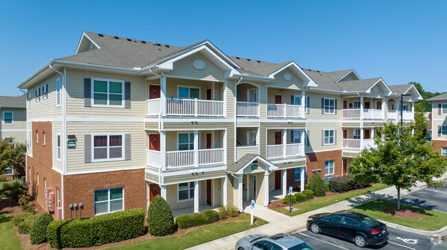 Foto del edificio - Village at Broadstone Station