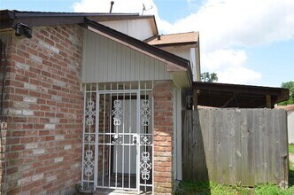 Building Photo - 12203 Wild Pine Dr