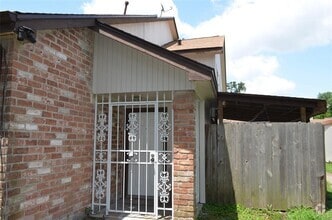 Building Photo - 12203 Wild Pine Dr
