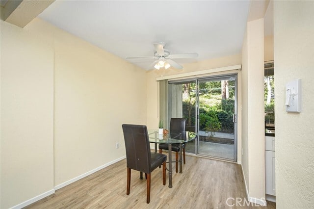 Foto del edificio - 23732 Hillhurst Dr