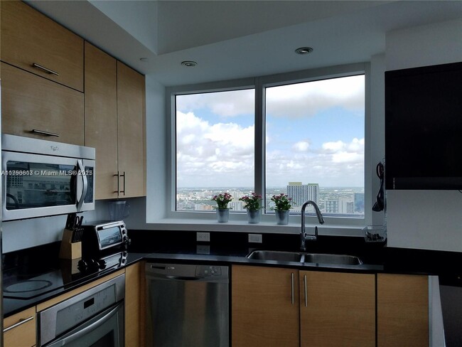 Foto del edificio - 60 SW 13th St
