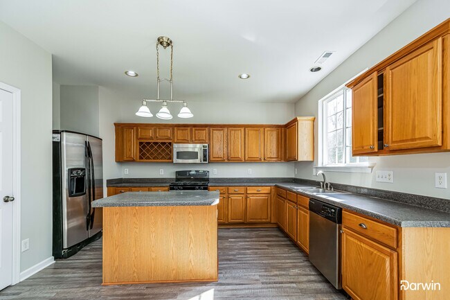 Building Photo - 1824 Creek Oak Circle, Fuquay Varina, NC 2...