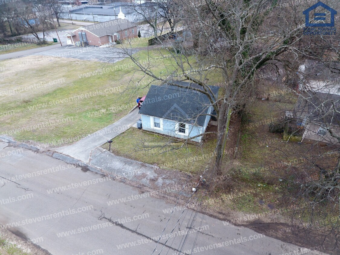 Primary Photo - Wonderful Small Home