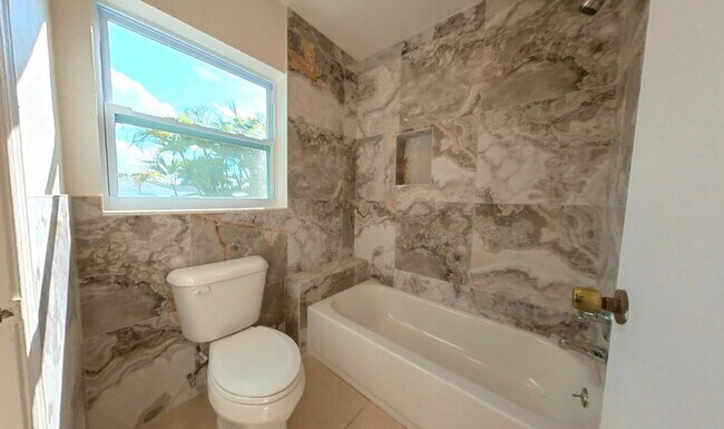 Building Photo - 2888 S Seacrest Blvd