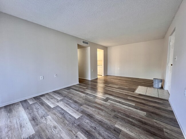 Building Photo - 1174 Lake Terry Dr