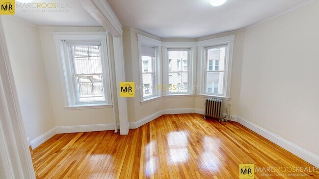 Building Photo - 14 Boylston St