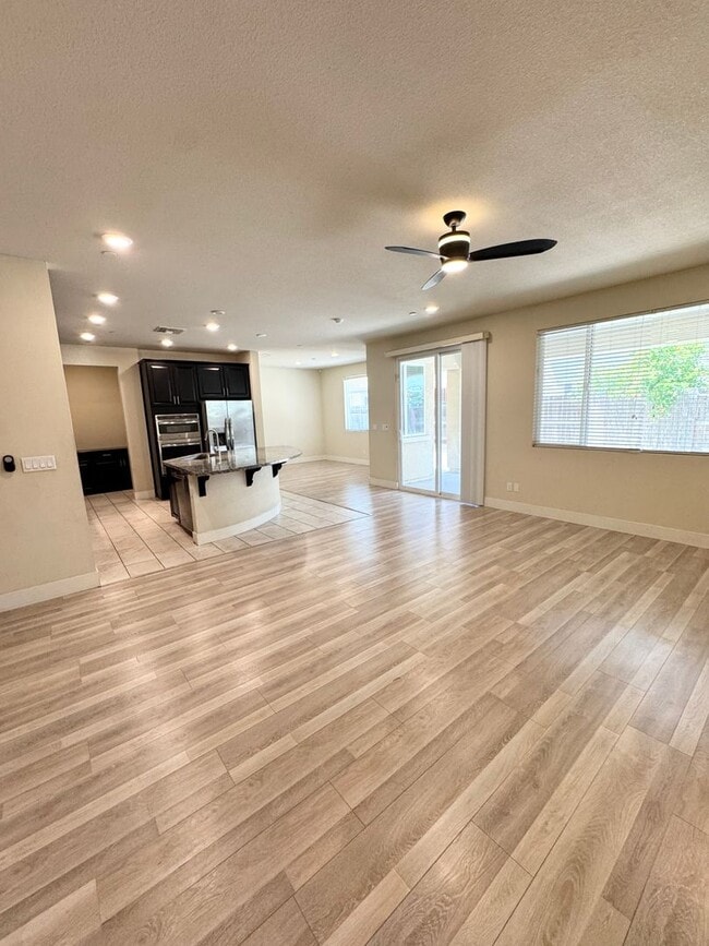 Foto del edificio - Resort-Style Living in Natomas Meadows | 4BD + Clubhouse & Pools SEE VIDEO