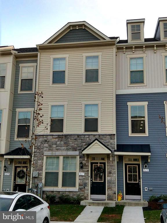 Foto principal - 517 Pebblebrook Ln