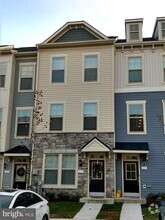 Building Photo - 517 Pebblebrook Ln
