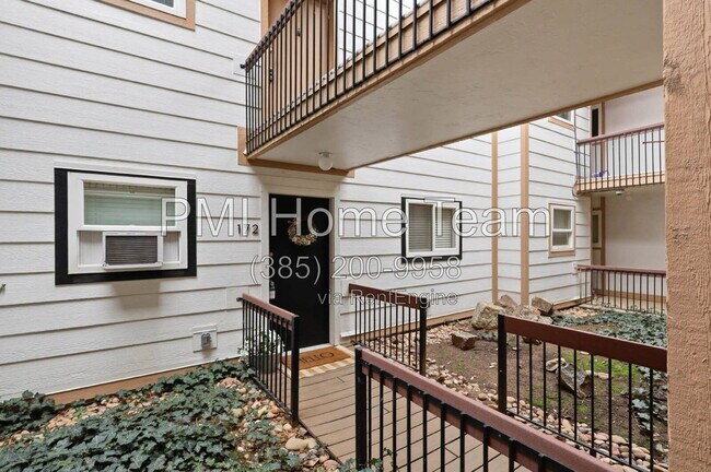 Foto del edificio - 5630 Meadow Ln