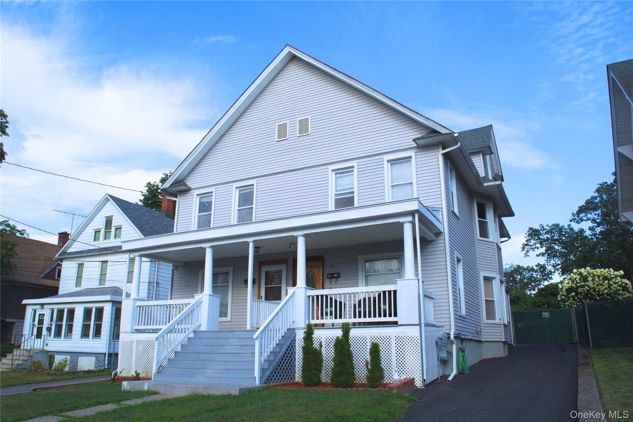 Primary Photo - 30 Royce Ave