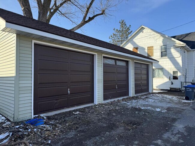 Foto del edificio - 1106 1/2 hammond ave