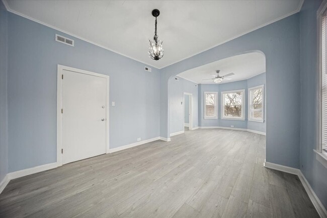 Building Photo - 3134 W 39th Pl