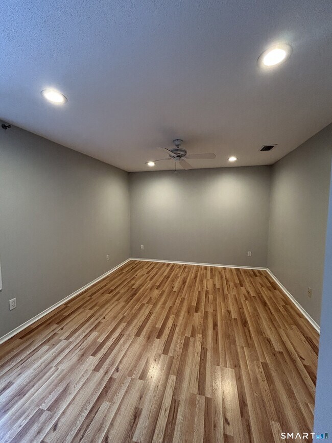 Foto del edificio - 90 Little Oak Ln