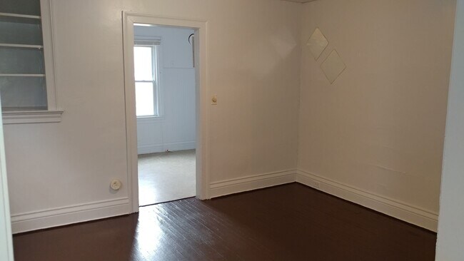 Building Photo - 114-116 Depew St
