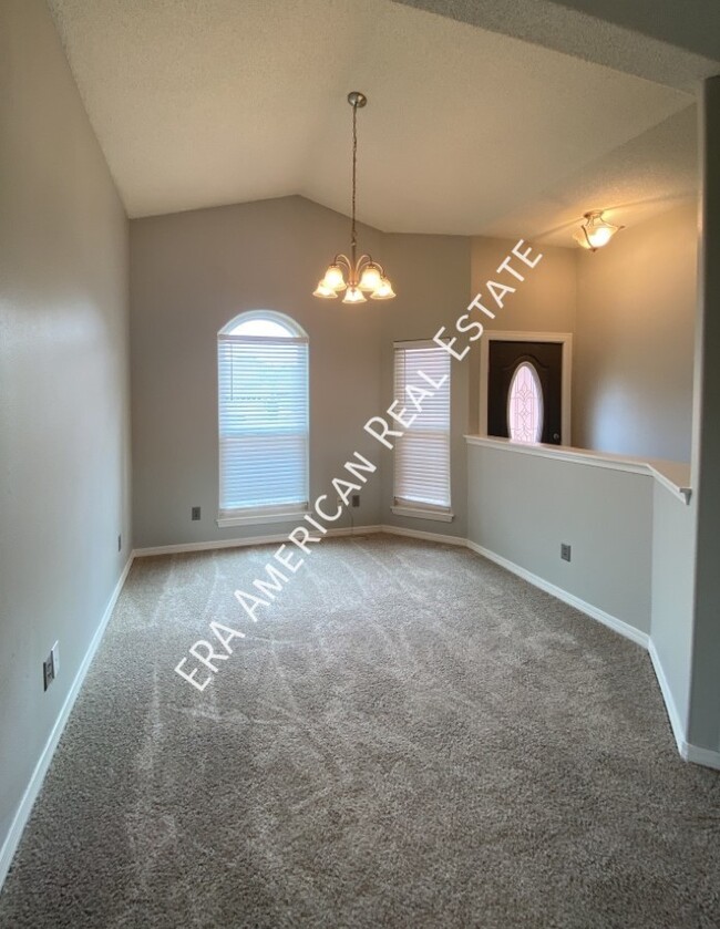 Foto del edificio - 2621 Barefoot Creek Cir