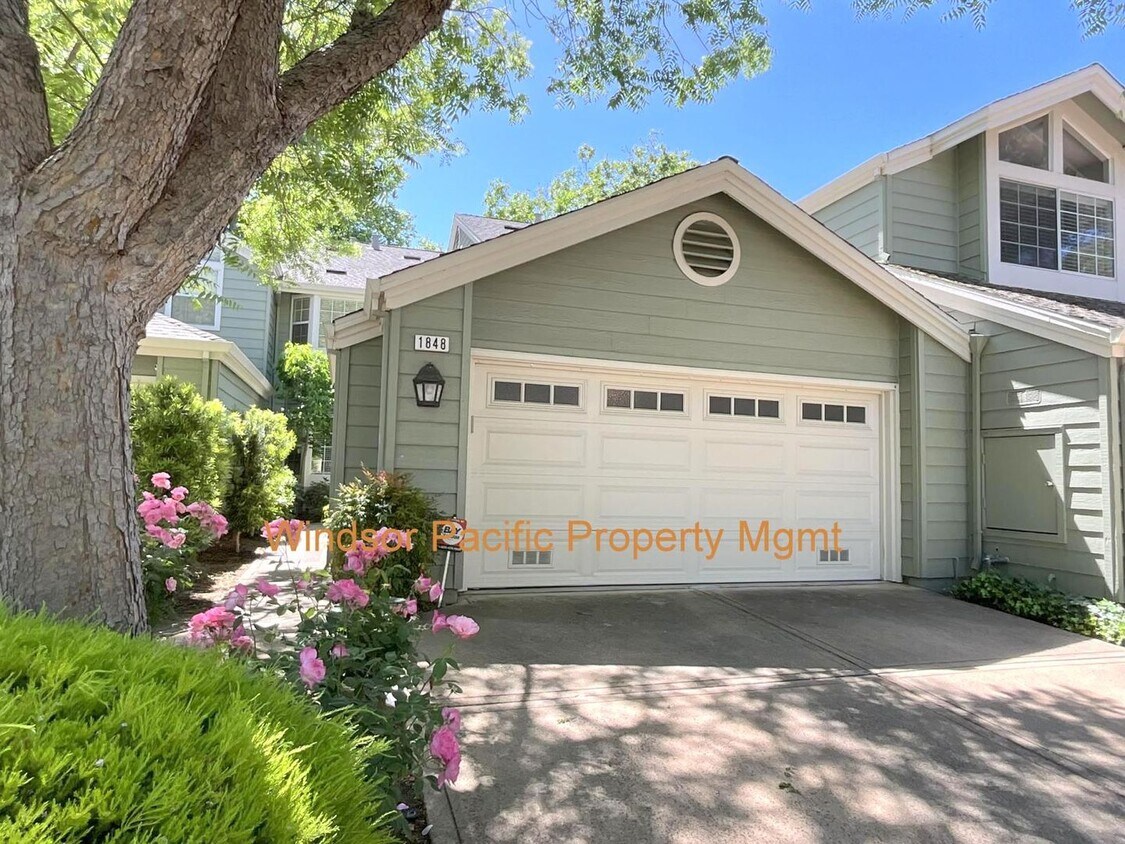 Foto principal - Wonderful Townhome In Walnut Creek Near He...