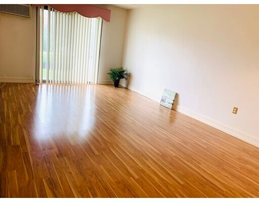 Foto del edificio - 375 Merrimack St