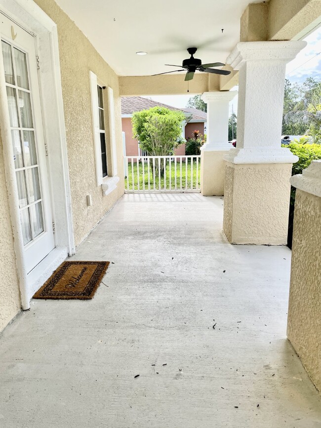 Foto del edificio - Lehigh Acres-NOW AVAILABLE **3 Bedroom/ 2 ...