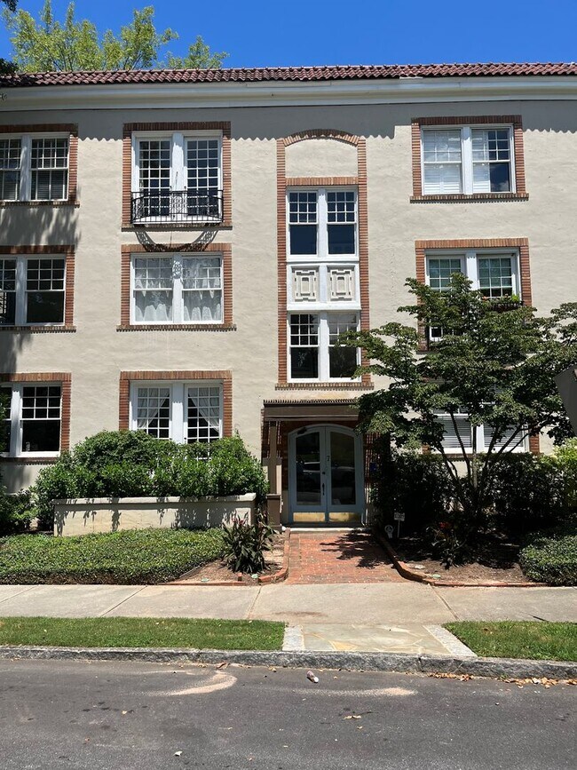 Building Photo - 7 Park Ln NE