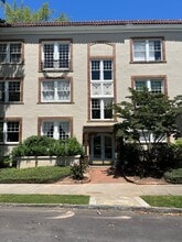 Building Photo - 7 Park Ln NE