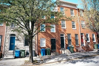 Building Photo - 916 W Lombard St