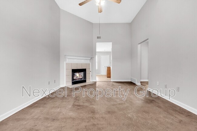 Foto del edificio - 2932 Churchwell Dr