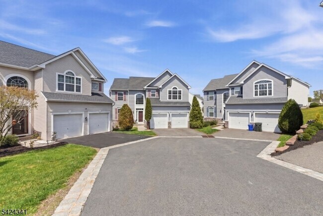 Foto del edificio - 263 Winding Hill Dr