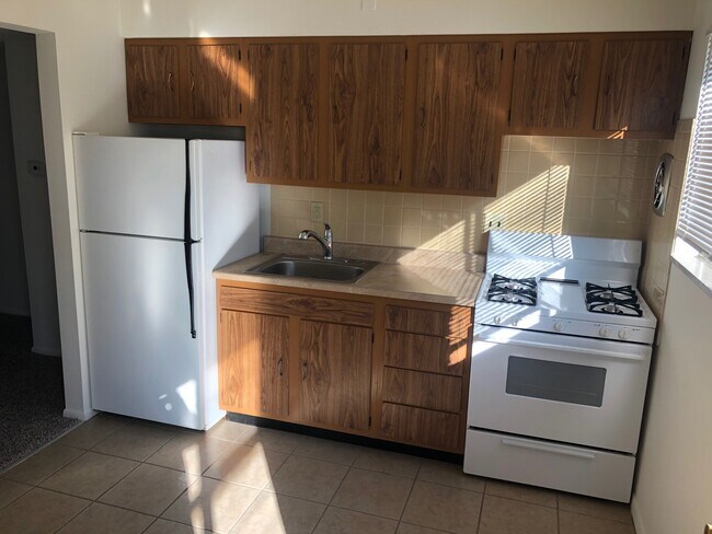 Building Photo - 8535 Titchfield Ct