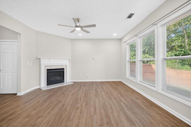 Foto del edificio - 4379 Annlette Dr NW