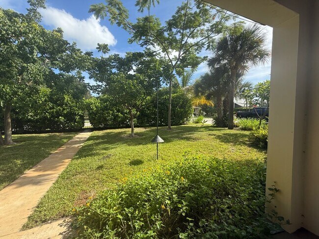 Foto del edificio - 620 NE 12th Ave