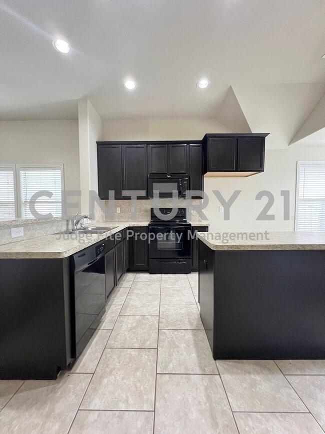 Building Photo - Beautiful 3/2/2 in Primrose Crossing in Cr...