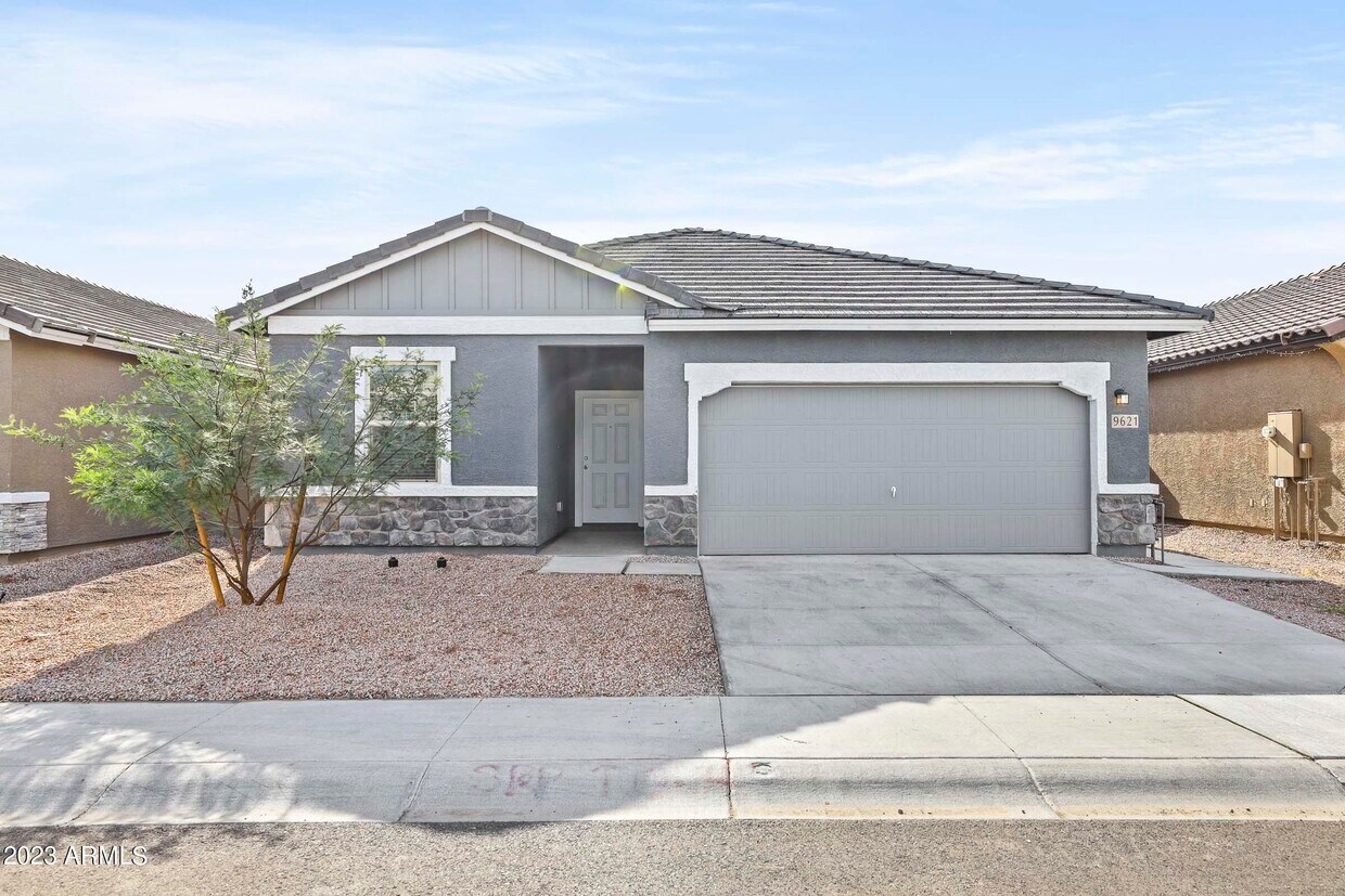 Primary Photo - 9621 W Agora Ln