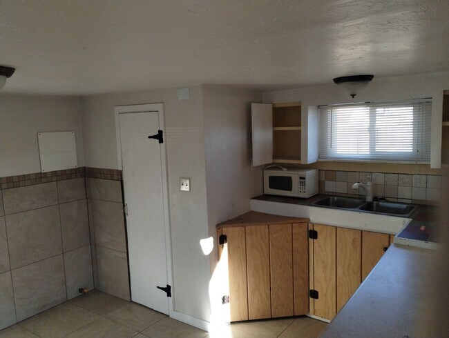 Foto del edificio - Cozy Studio Cabin with fenced yard.