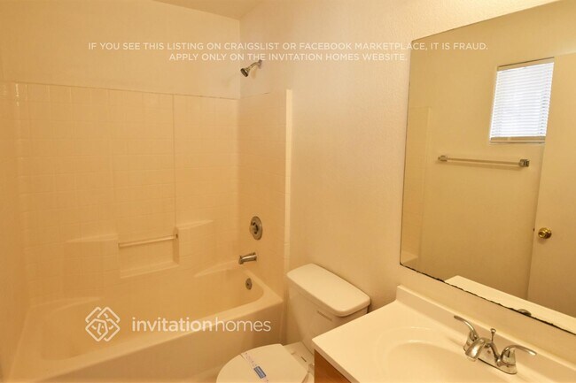 Foto del edificio - 2222 W Bowker St