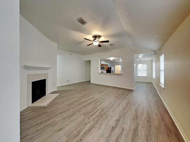 Foto del edificio - 931 Redcrest Springs Ct