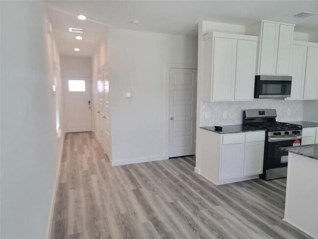 Foto del edificio - 10109 Spring Branch Trail