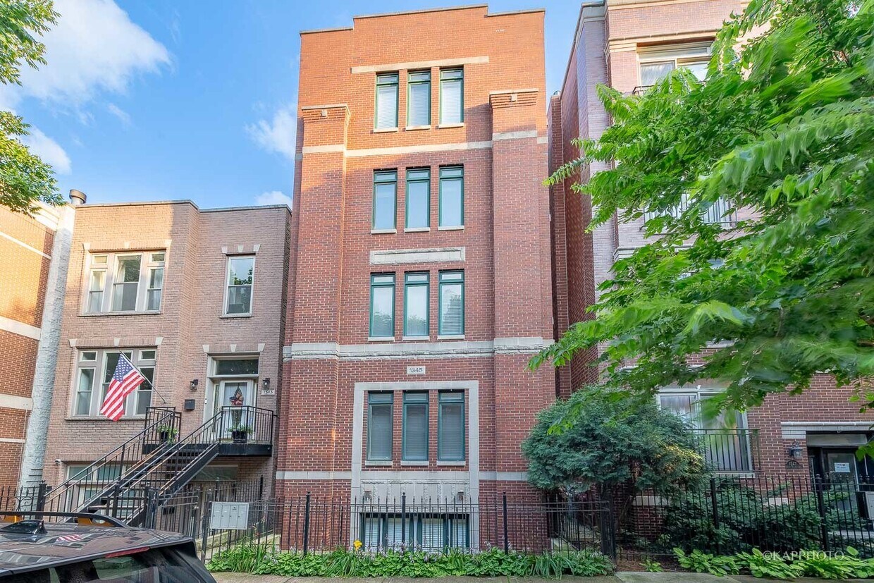 Primary Photo - 1345 W Fillmore St