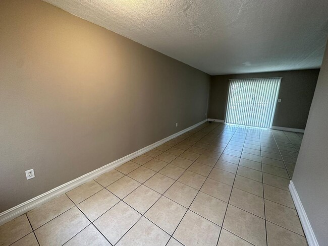 Photo - Green Tee - # 303 Apartment