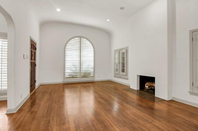 Foto del edificio - 123 N La Jolla Ave