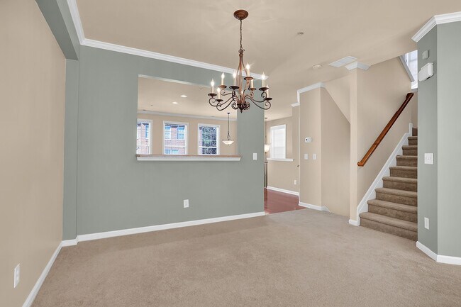 Building Photo - 4721 Creekside Villas Way