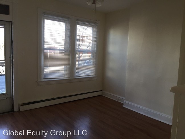 Building Photo - 1 br, 2 bath House - 283 Ashmore St.