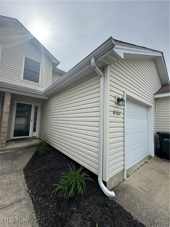 Building Photo - 6387 Forest Park Dr