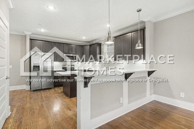 Building Photo - 2437/103 Bell St