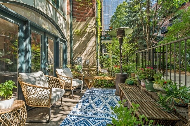 Building Photo - 26 E 14th Pl