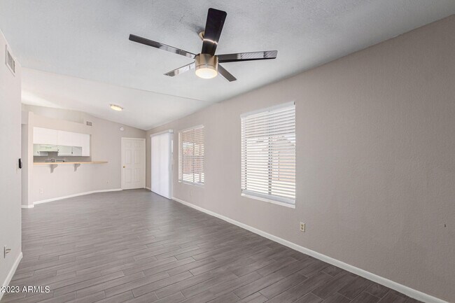 Foto del edificio - 7304 W Oregon Ave