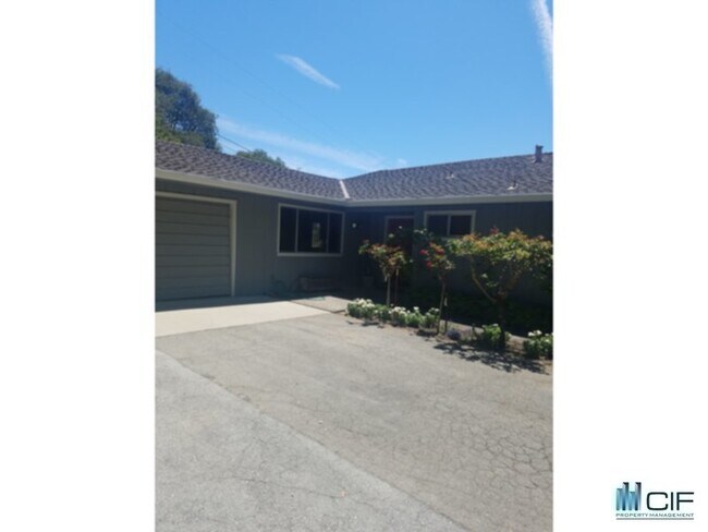 Building Photo - 111 Skylark Ln